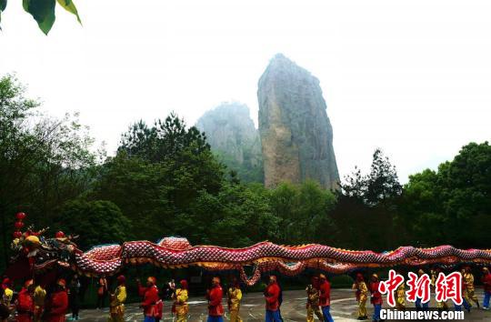 浙江缙云海峡两岸共祭轩辕黄帝典礼举行